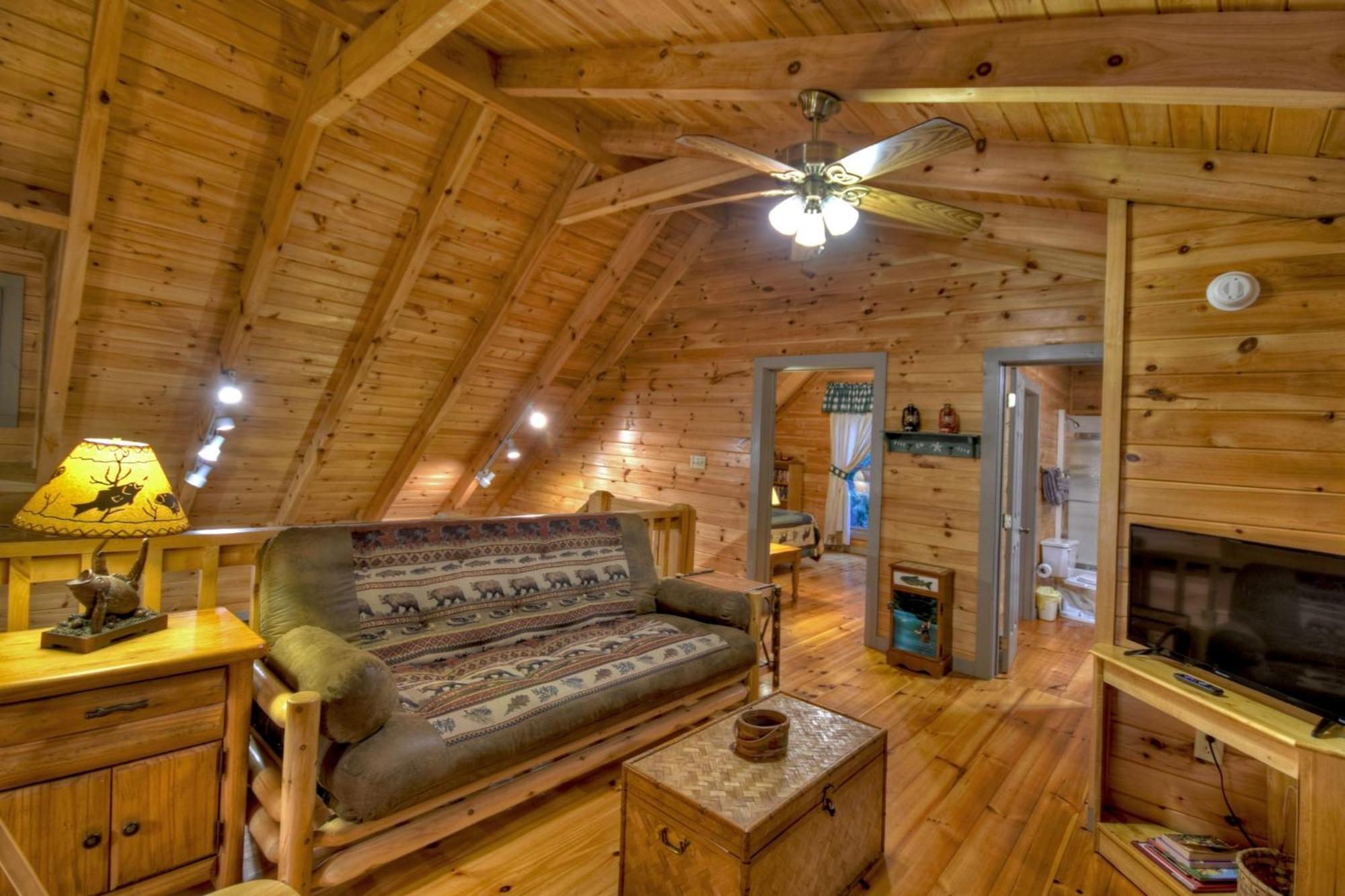 K6 Lodge Gather Around The Firepit Soak In The Hot Tub And Splash In The Creek Blue Ridge Exterior photo